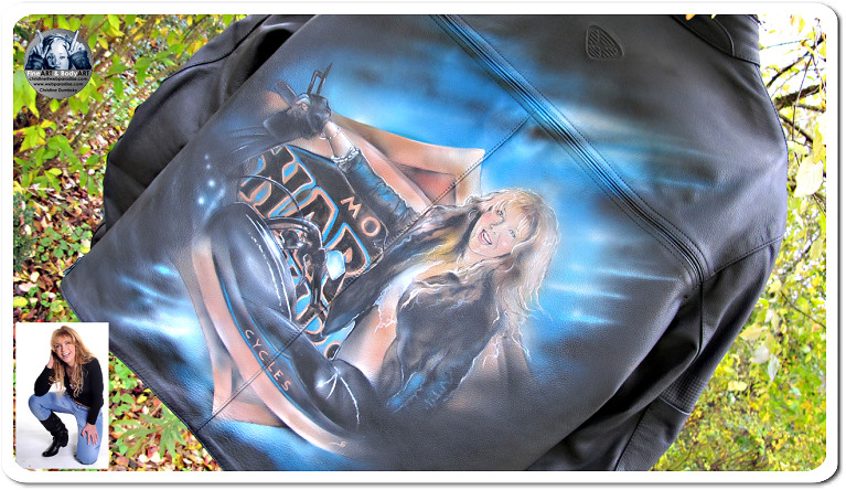 harley davidson davison portrait auf lederjacke airbrush jacke airbrushmalerei auf textilien auch live mglich - Ihr Portrait auf eine Jacke als Geburtstagsgeschenk Birthdaypresent your portrait on a leatherjacked. The international famous artist Christine Dumbsky is one of the best portrait portraitpainter worldwide, Christine Dumbsky als is one of the top 10 Bodypainter and Liveart artists  in the world. She developed her artwork in colaboration with the massurrealism movement of James Seehafer, who is the founder of it where Christine and James met up in Sommerach discussing the theme in its very first thoughts